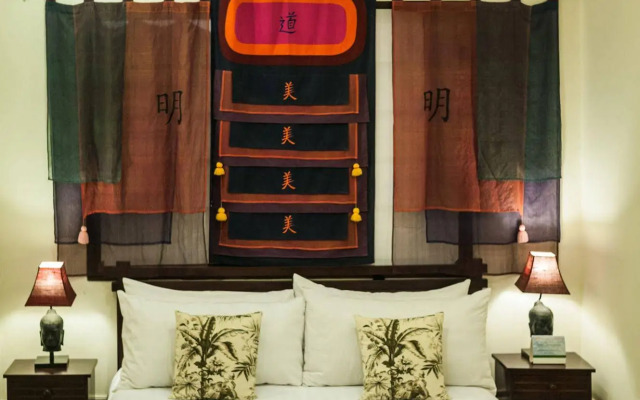 Red Hibiscus Hotel