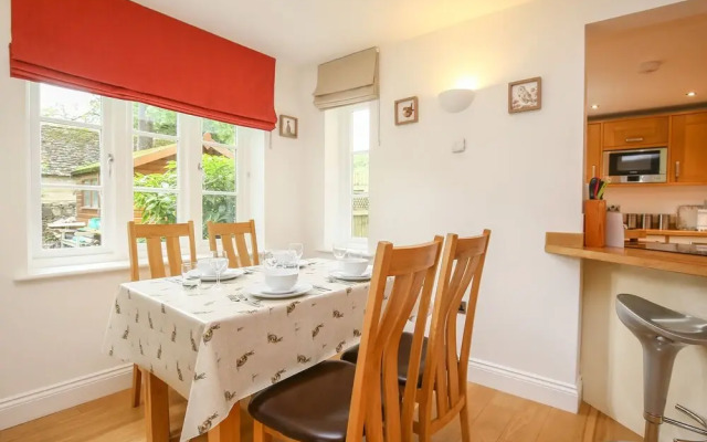 5 Burford Mews