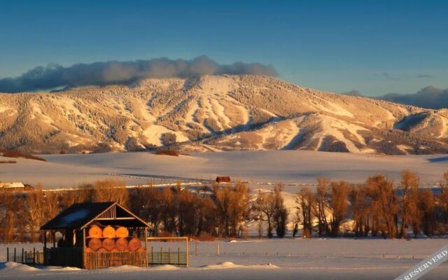 Alpenglow Condominiums