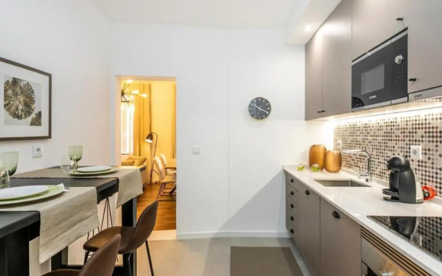 Elegant 2 Bedroom Apartment in Iconic Alfama!