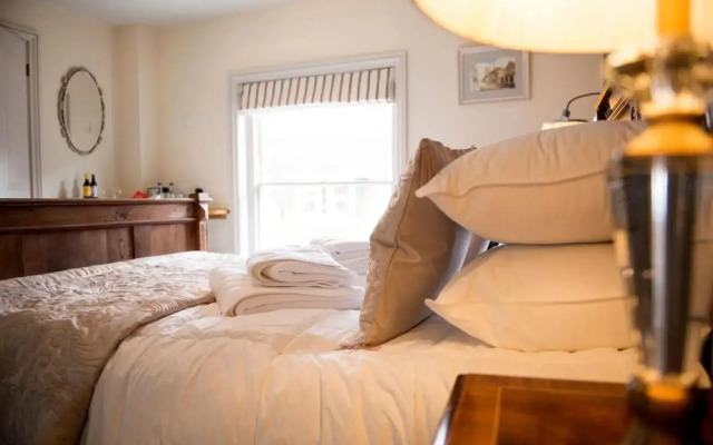 East Walls Hotel