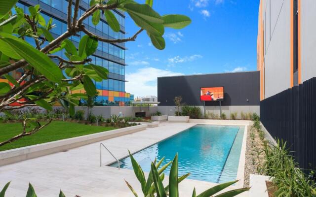 Keeping Cool on Connor - Executive 2BR Fortitude Valley apartment with pool and views