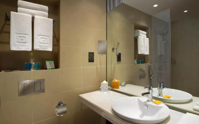 Centro Capital Centre by Rotana Hotel