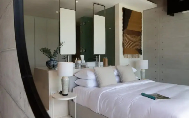 Gamay 3-bedroom Villa With Beach Access