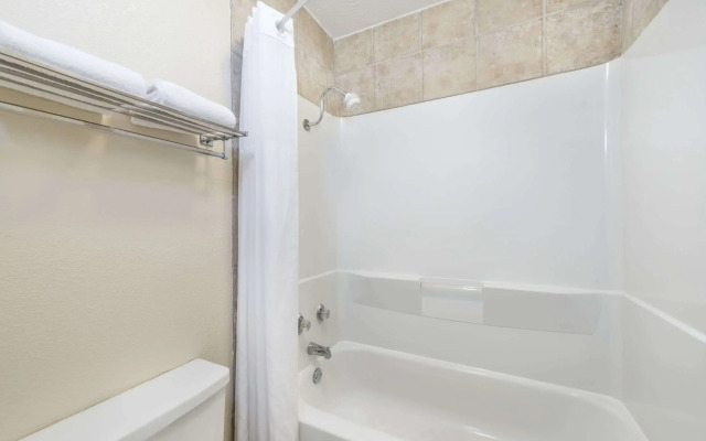 Days Inn by Wyndham Bryan College Station