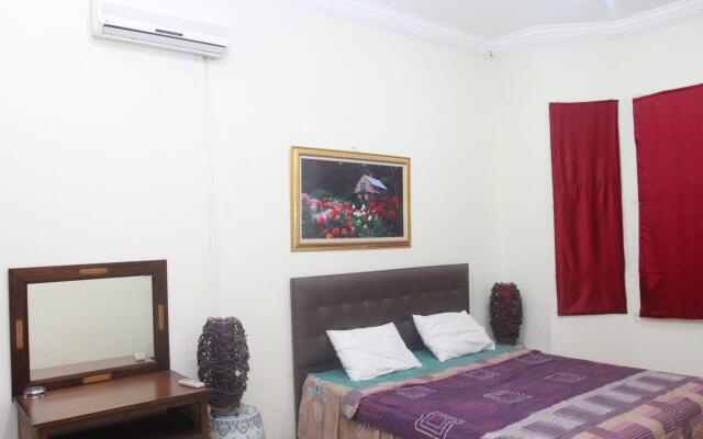 Elton Homestay