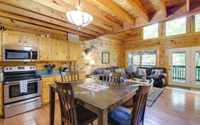Sevierville Vacation Rental w/ Hot Tub & Grill