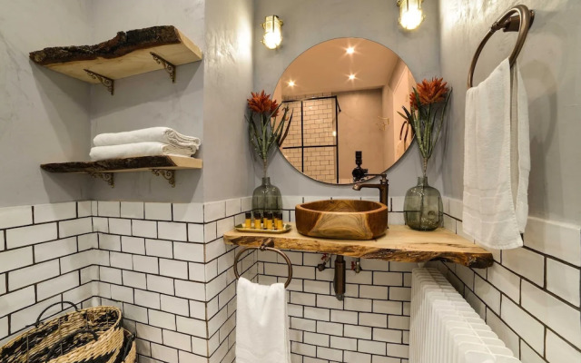 The Majestic Garden Suite