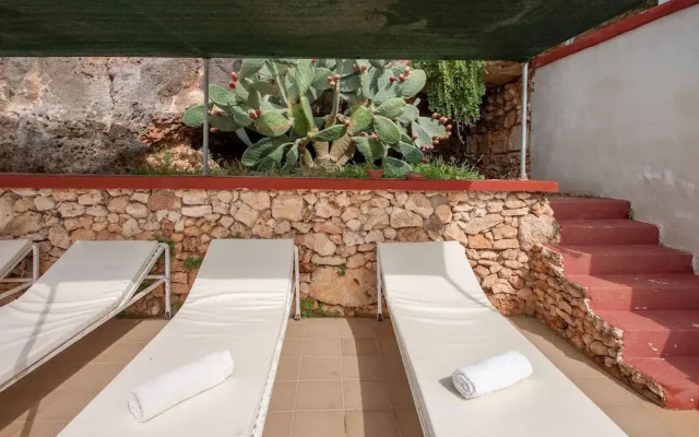 Merill Pool and Sea Charming Apart 1