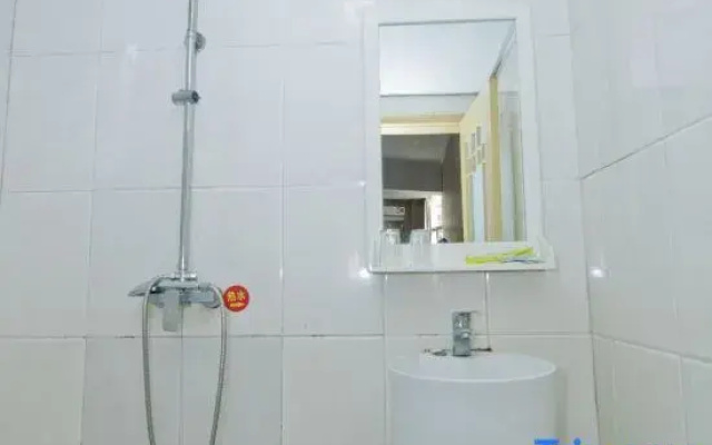 Huangmei City Business Hotel