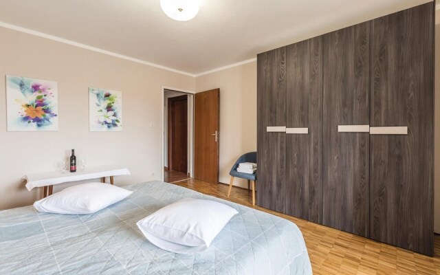 Stunning Home in Porec With Wifi and 2 Bedrooms - Hotel in Porec - Photo 4