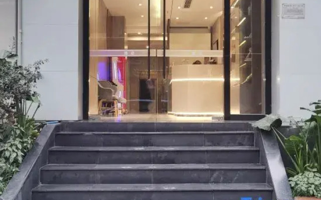 Yistory Riverview Hotel (Jiefangbei Shibati Branch)