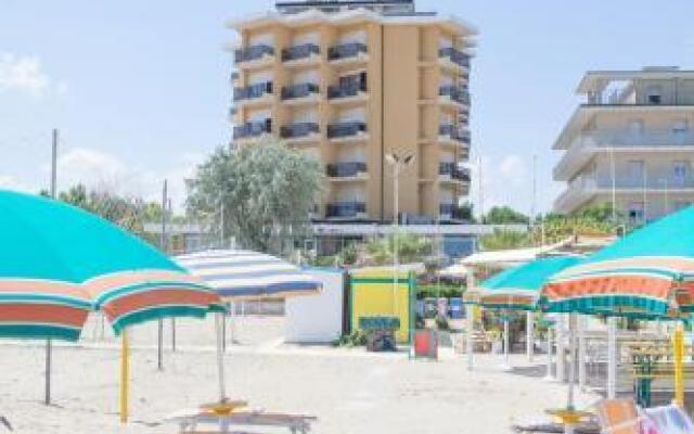 Hotel Crown