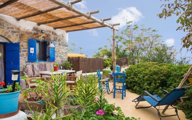 The Architect's Village House - Roof Terrace - AC - Wifi - SAT TV