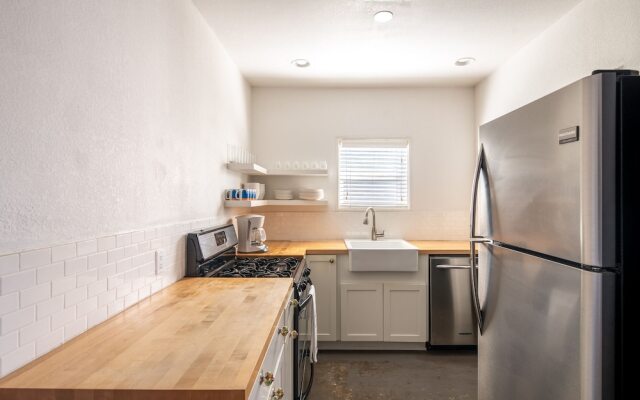 Cozy 2BR Home in Central Phoenix by WanderJaunt