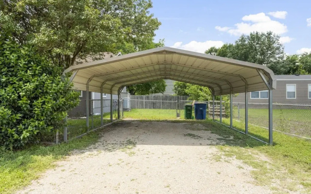 The Tire Swing - Modern 3BD - Gourmet Kitchen - Awesome Local