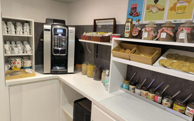 Brit Hotel Porte d’Espagne