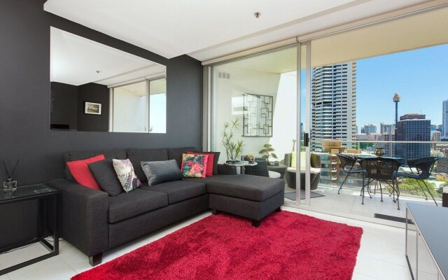 TT1111 Split Level Harbour Views
