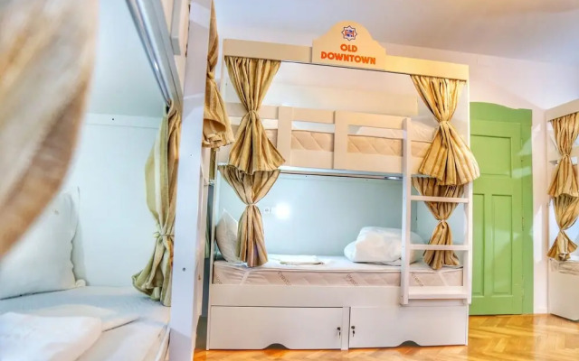 Old Downtown Hostel