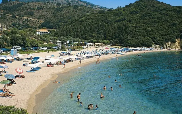 Mikros Paradisos Hotel 