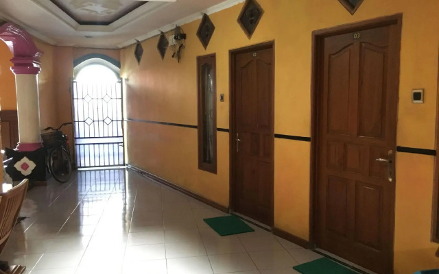 Hotel Alami near Alun-Alun Klaten