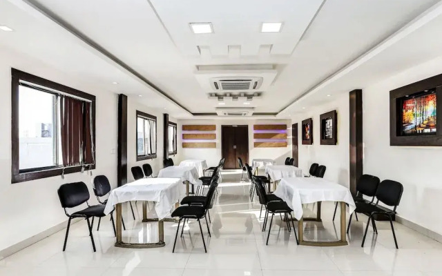 Collection O 50126 Hotel Sk Elegance