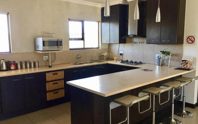 Hadingham Russell Holiday House