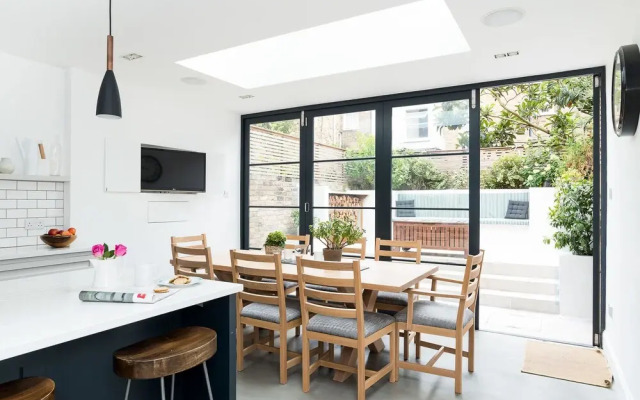 Gorgeous 2BR family home in East London