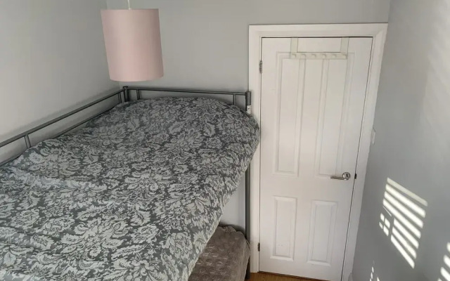Immaculate 4 Bedroom House, Near Central London