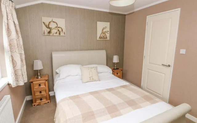1 Hornbeam Lodge