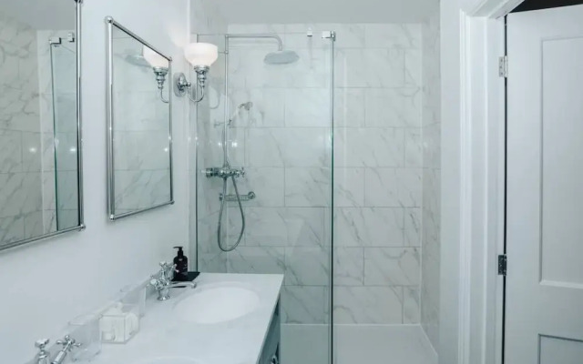 Woodvale Retreat - Sleeps 10