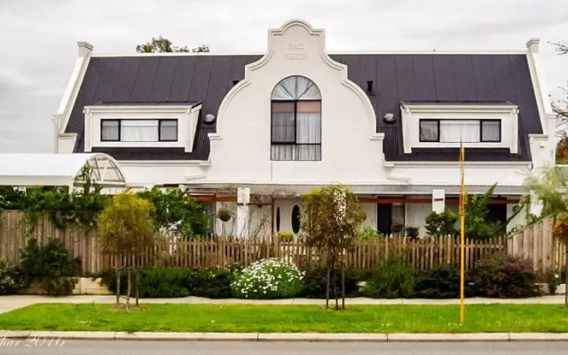 Aarn House B&B Airport Accommodation