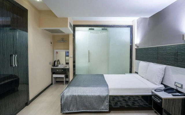 Halley Hotel