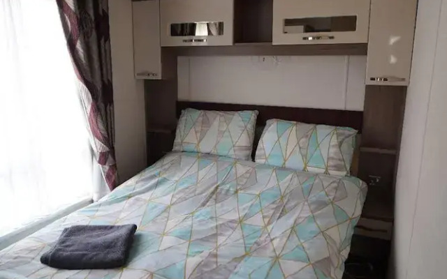 Pets Stay Free 8 Berth lux van Heacham Beach
