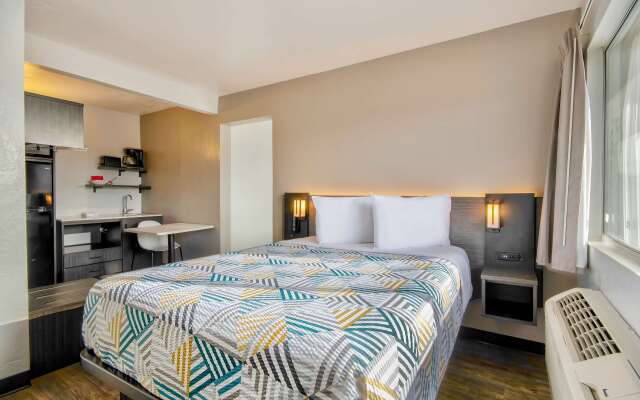 Studio 6 Albuquerque, NM – Midtown