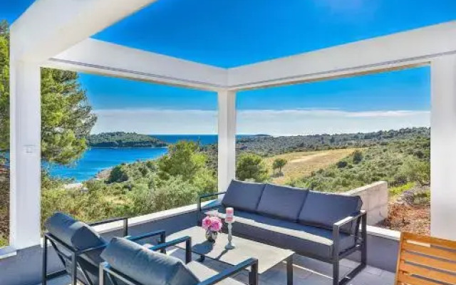Apartments Luka