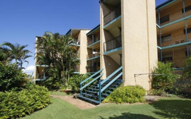 Lowanna Unit 14, 24 Bulcock Beach Esplanade, Bulcock Beach