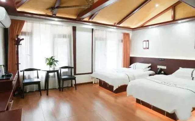 Lancang Brown Home Inn