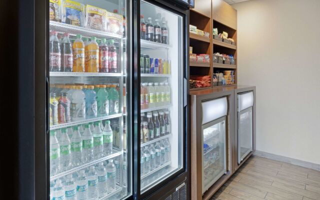 Comfort Inn & Suites Wichita Northeast