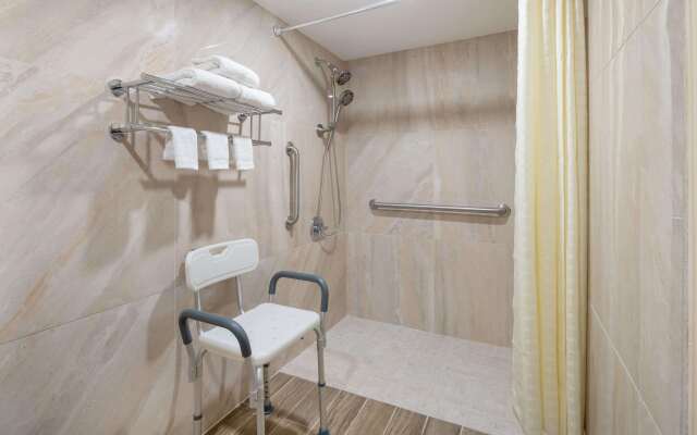 Super 8 by Wyndham McDonough GA