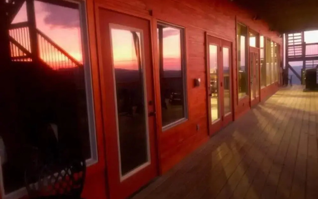 Mansion in the Sky - Eleven Bedroom Cabin