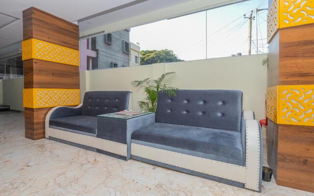 OYO 36197 Royal Wood