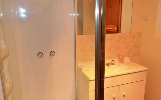 Coles Bay Waterfronter 2