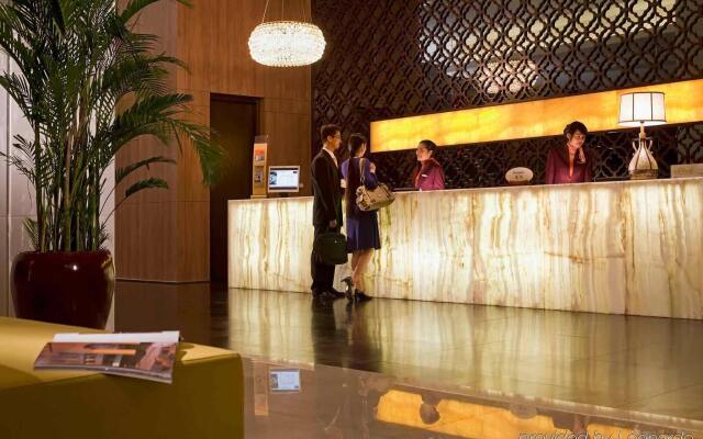 Mercure Suzhou Park Hotel and Suites