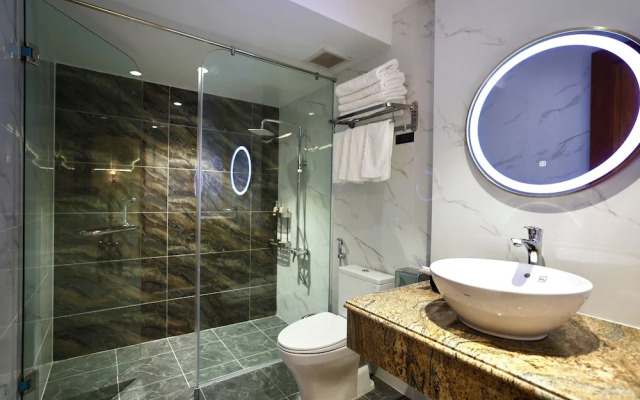 La Fleur Premium Central Apartment