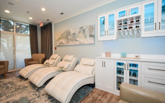 Picture Perfect 2 Bedroom Condo by RedAwning