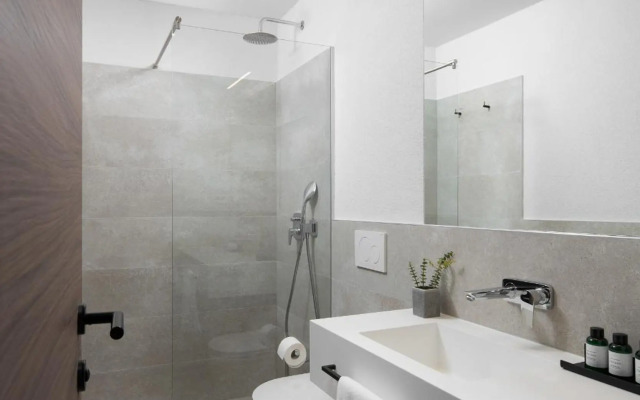 Vale Residence - exclusive & private property by the sea