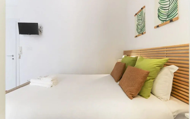 Santos Tiny Studio II by Homing