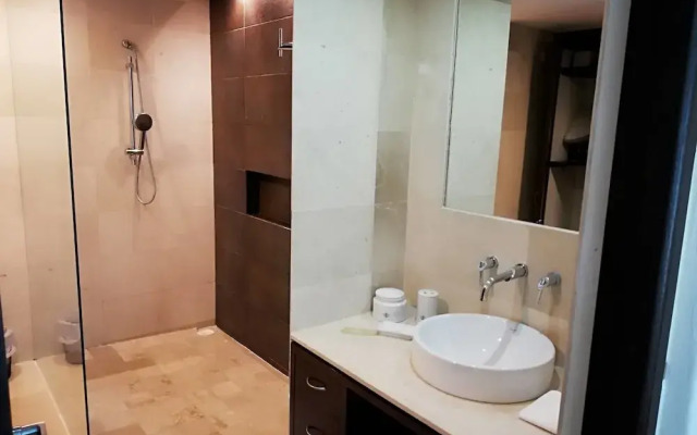 Via 38 C01 by Realty Group