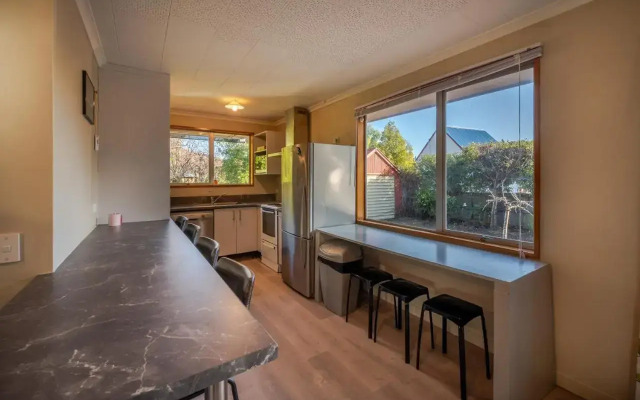 Woodills Wonderland - Akaroa Holiday Home
